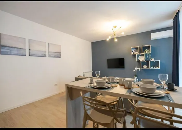 Lotus - 43 Apartment *